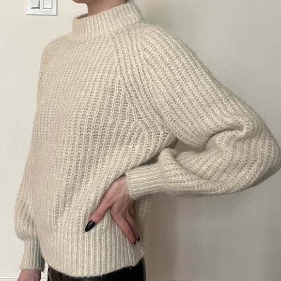 Universal Thread Sweater - Picture 3 of 4